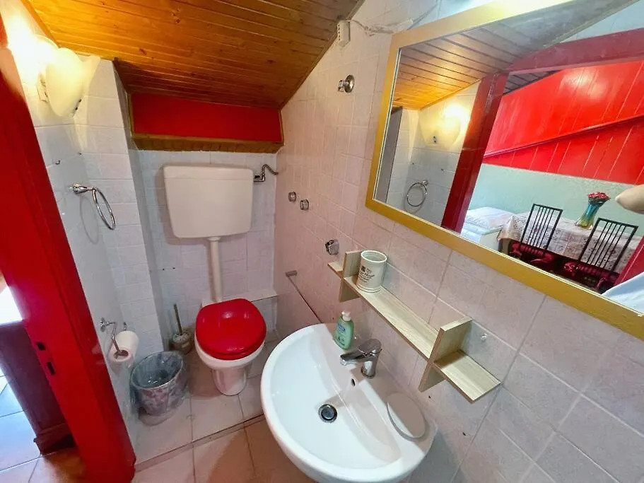 Suite Volta 68 - Sanremo 0*,  Italy